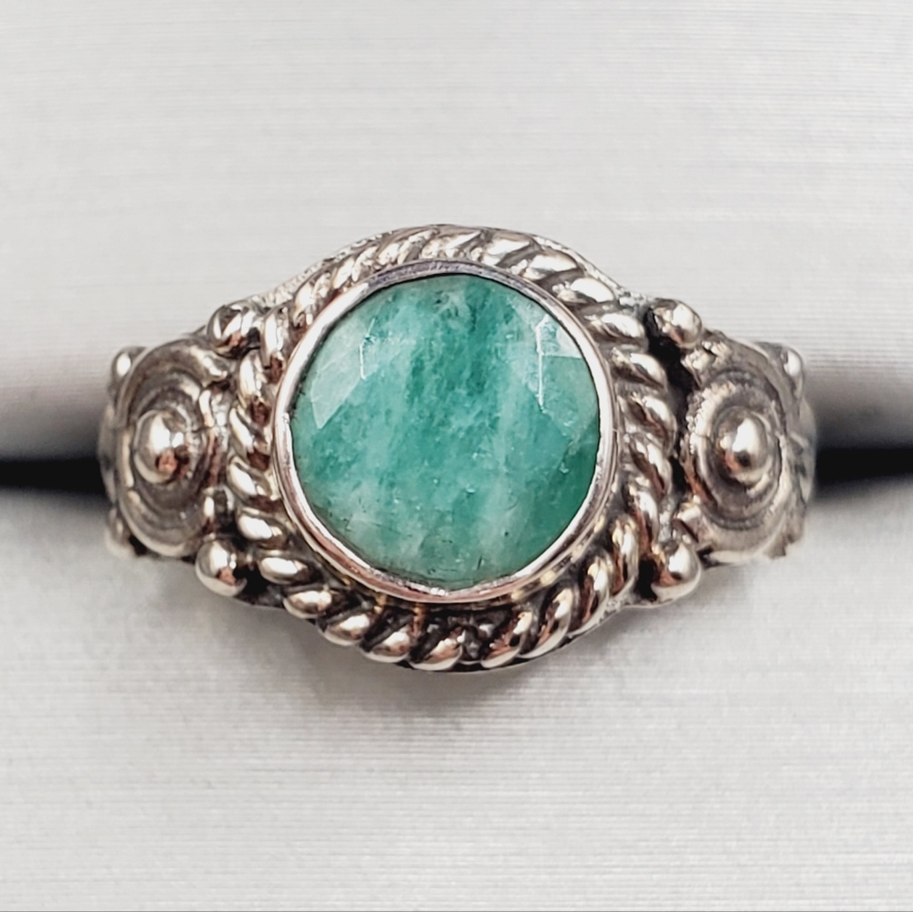 Emerald Ring - image 1